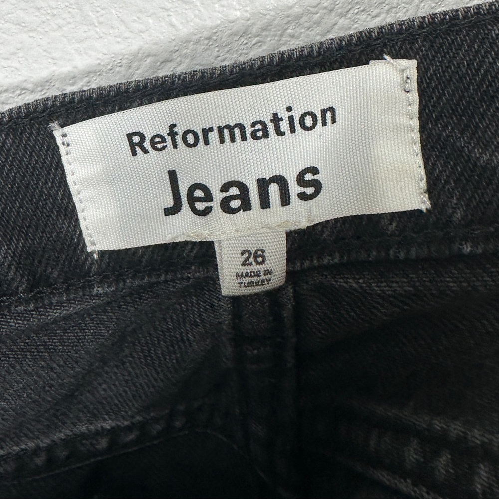 Reformation Wilder High Rise Relaxed Jean Shorts Vana Black Size 26 - Picture 6 of 8